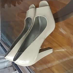 Nine West Women's Peep Toe Pumps Size 7.5